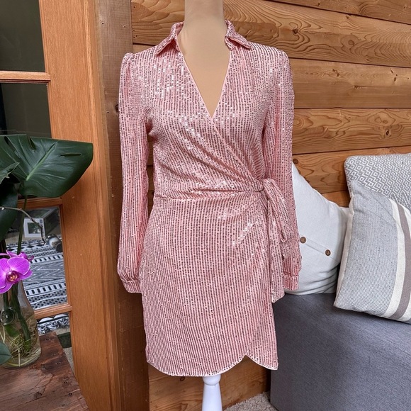 DOUBLE CRAZY Pink Sequin Long Sleeve V Neck Tie Waist Collared Wrap‎ Dress Sz S - Picture 3 of 16